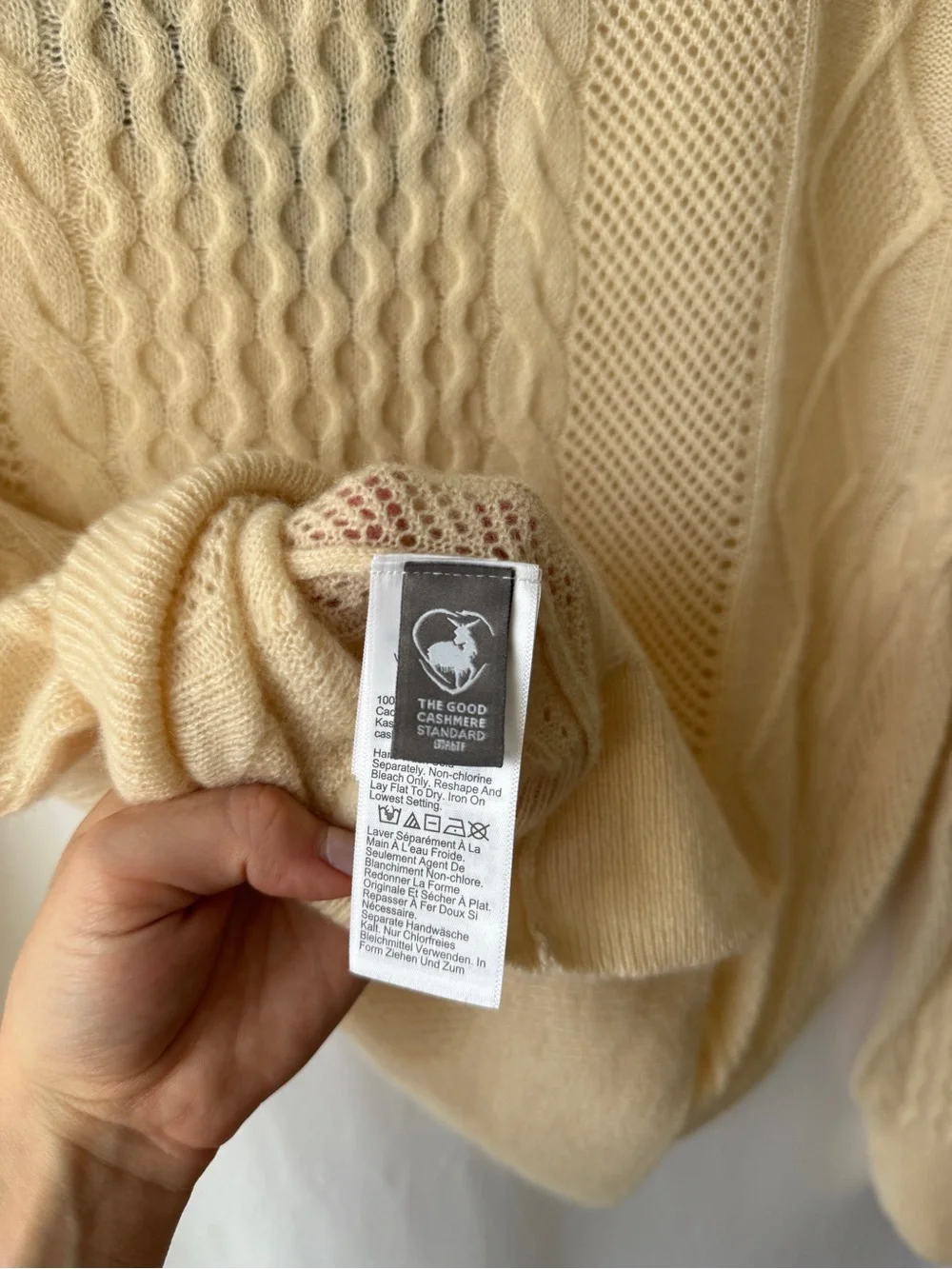 J. Crew 100% Cashmere Cream Cable Knit V-Neck Sweater Size Medium